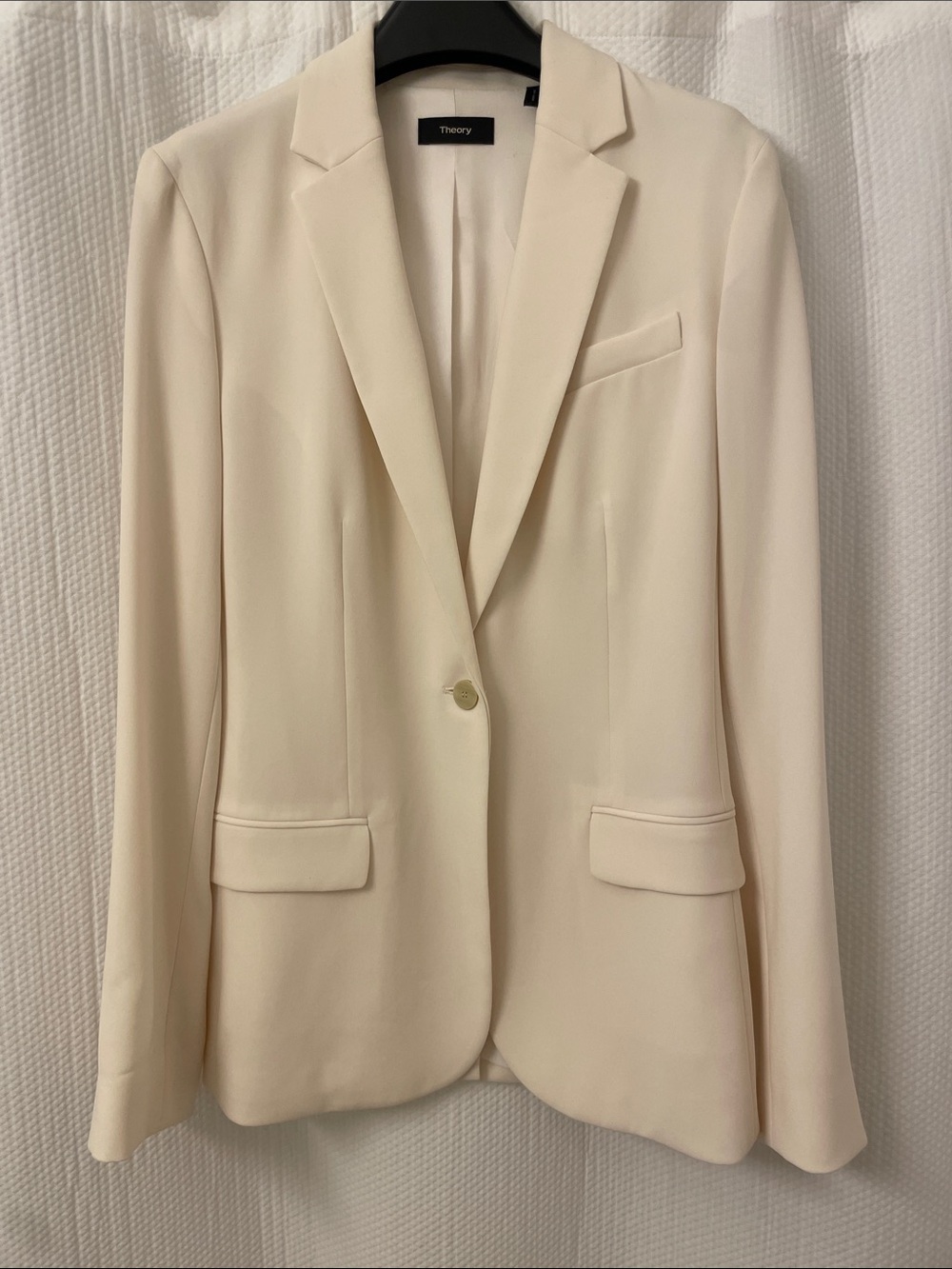 Theory Cream Single-Button Notch-Lapel Blazer